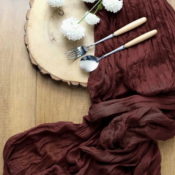 Set of 4 Burgandy 100% cotton crinkle gauze table runners - Picture 2 of 3